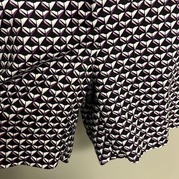 White House Black Market Abstract Print Short 4 Pocket Clasp Zip Shorts- Size 6 - Picture 7 of 16